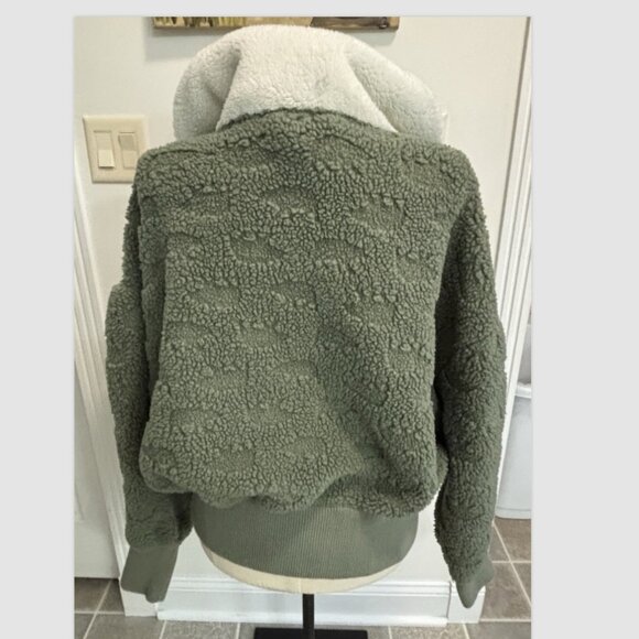 FREE PEOPLE GREEN Crystal Kelp Cozy Up Faux Fur Cardi FLEECE JACKET SIZE LARGE - Picture 7 of 15